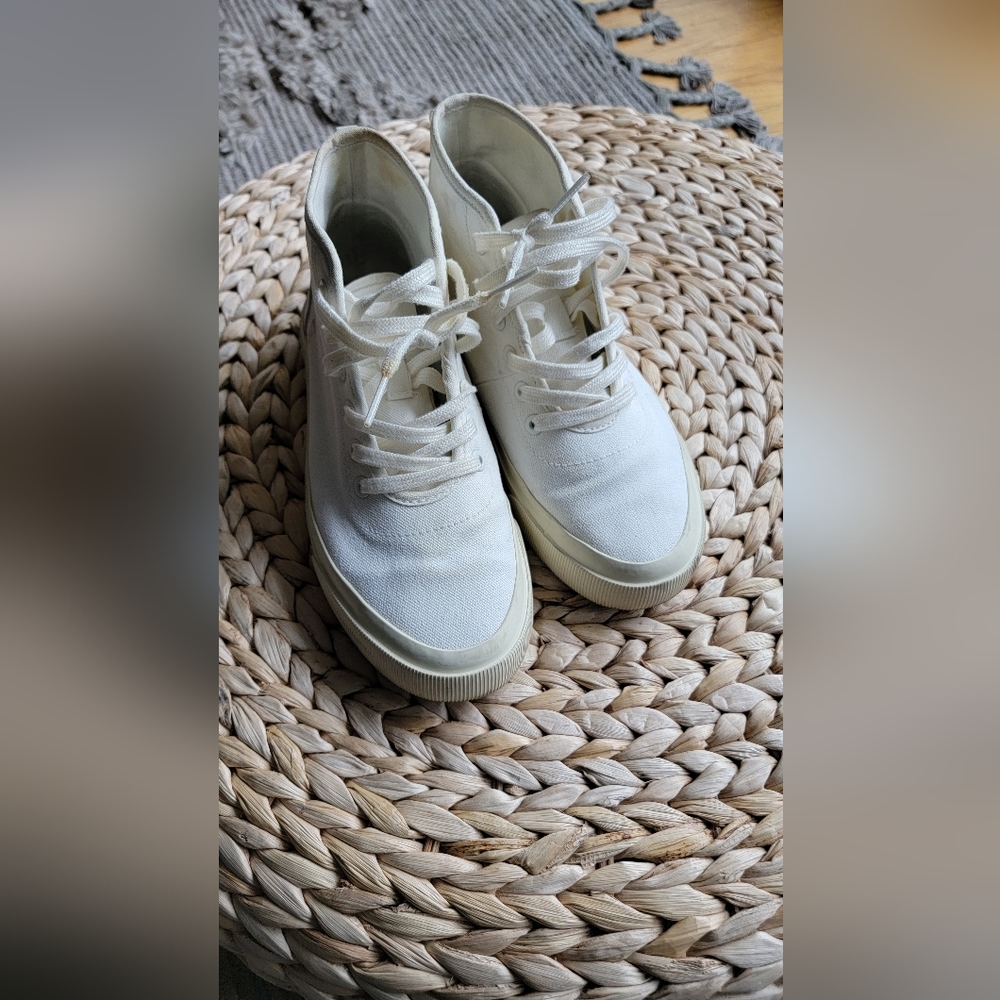 Everlane Canvas Sneakers - Mid Rise